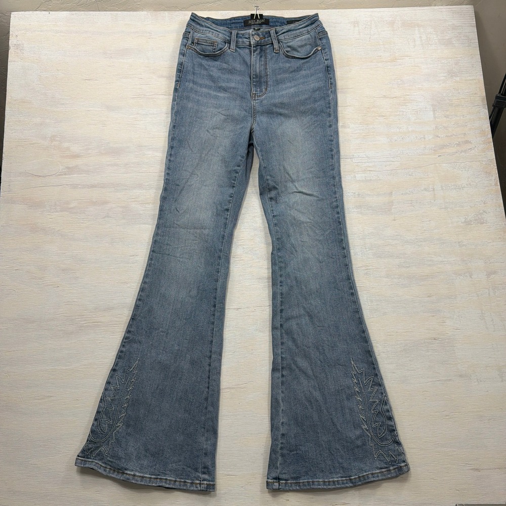 Judy Blue Flare Jeans 5/27 Western Embroidered Hem Medium Wash Denim Women